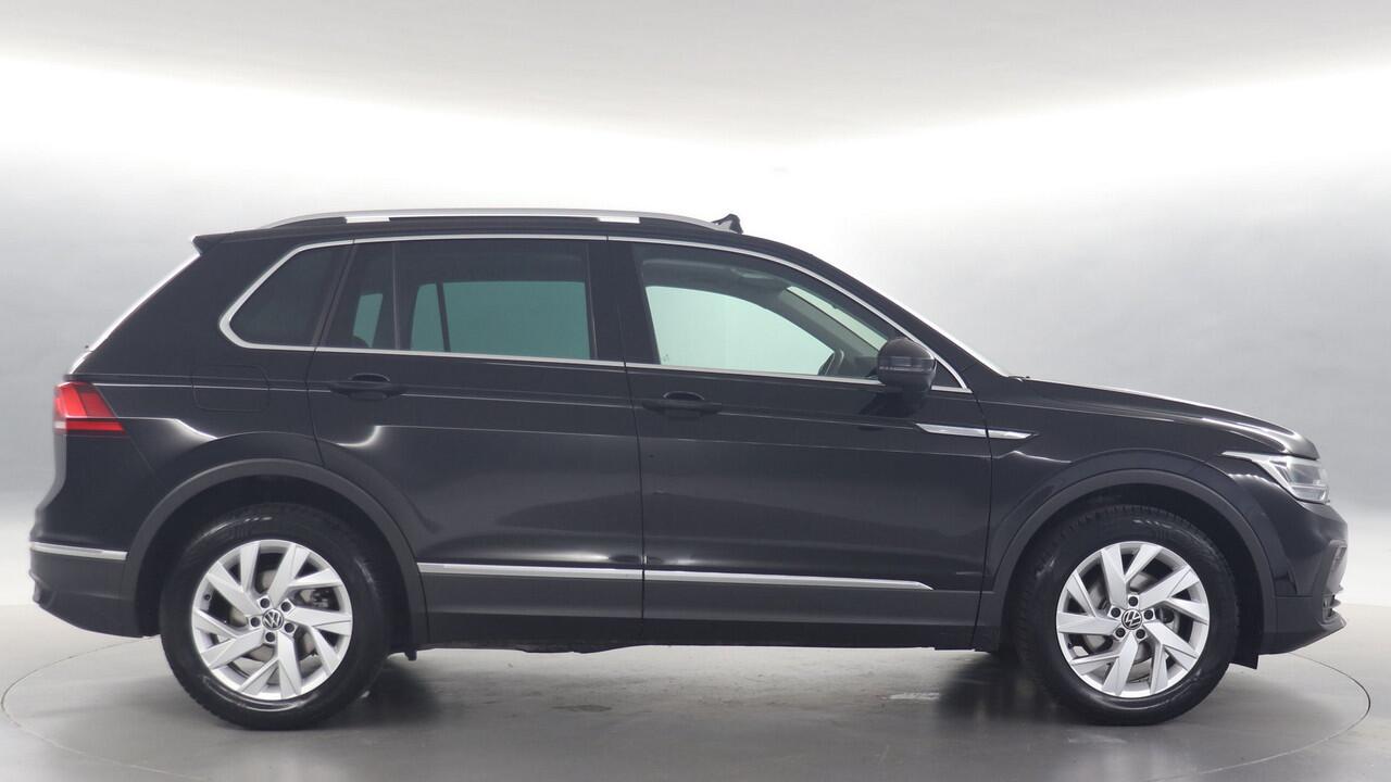 Volkswagen TIGUAN 1.5 TSI 150pk Life Business DSG / Panoramadak / Stoel+Stuurverwarming / Camera