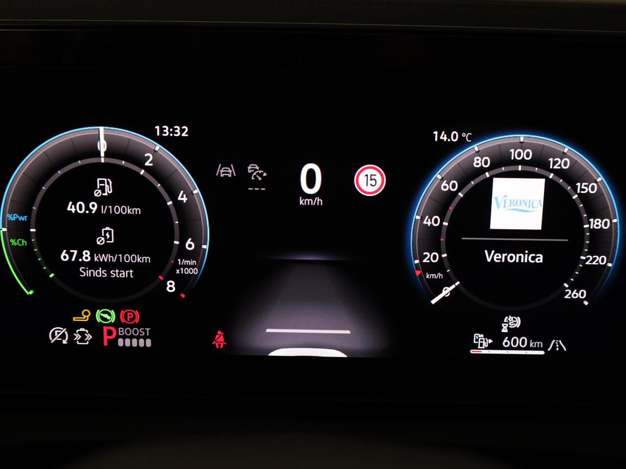 Volkswagen TIGUAN 1.5 eHybrid R-Line Edition 272 PK PHEV | Verlengde garantie | Panorama dak | Trekhaak | Black Style | Matrix koplampen | Assistance pakket plus |