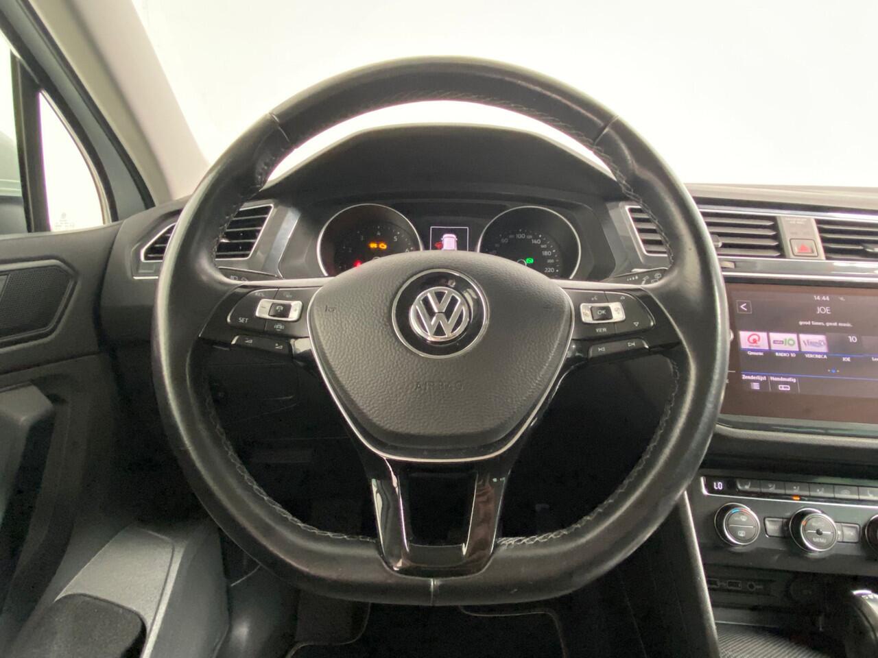 Volkswagen TIGUAN 1.5 TSI ACT Highline R-Line Look