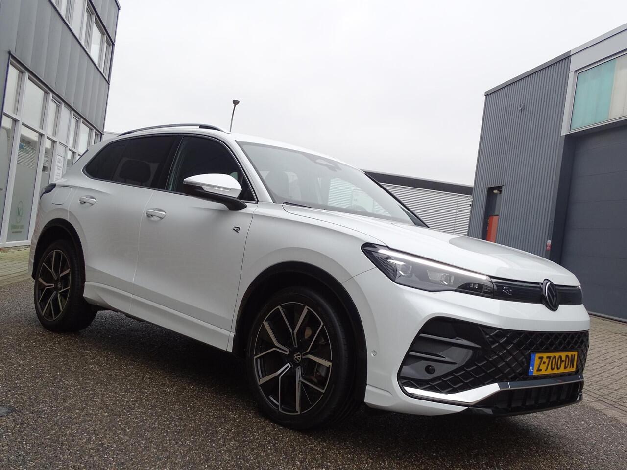 Volkswagen TIGUAN 1.5 eTSI R-Line Business AUTOMAAT| VOL OPTIES! |SPORT INTERIEUR| CAMERA| NAVIGATIE| DODE HOEK DETECTIE| PARKEERSENSOREN