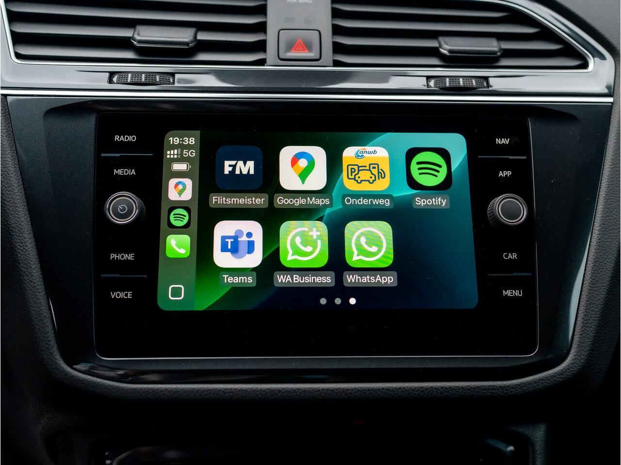 Volkswagen TIGUAN 1.5 TSI R-Line Business+ | Leder | Camera | Stoelgeheugen | IQ Light | Elk. A-klep | Prijs Rijklaar!!