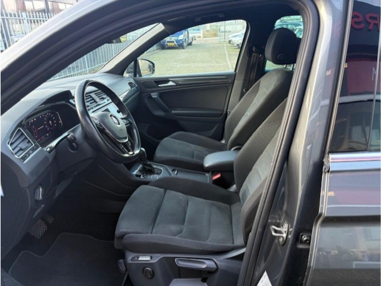 Volkswagen TIGUAN 1.5 TSI ACT Highline Business R 2 EIGENAAR * DEALERONDERHOUDEN * NAP * AUTOMAAT *NAVI* PANO* CRUISE *XENON* ENZ*