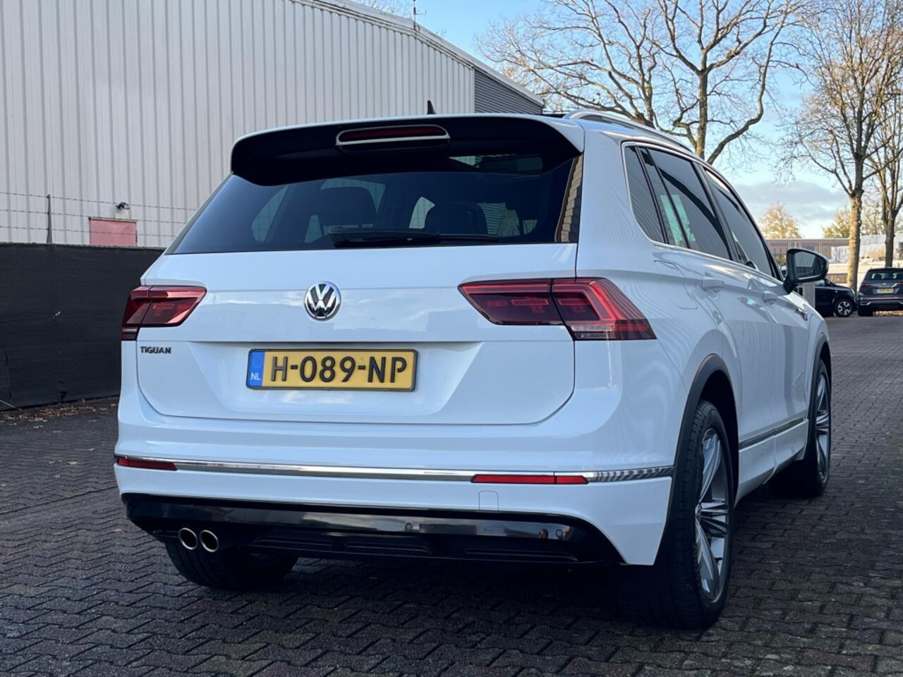 Volkswagen TIGUAN 1.5 TSI Highline Business R | Panorama Dak | Stoelverwarming