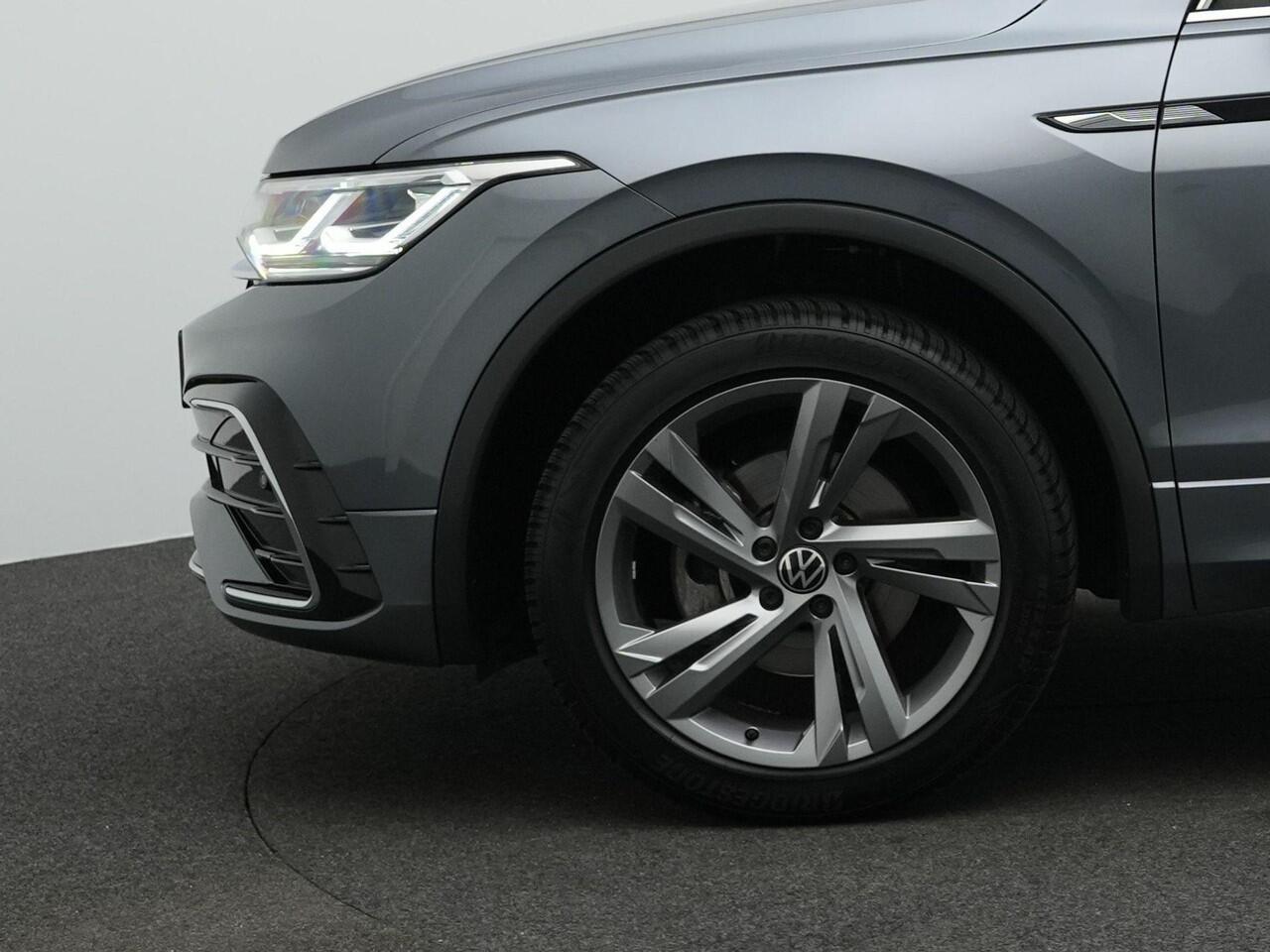 Volkswagen TIGUAN Allspace 7-zits 1.5 TSI R-Line Business | Panoramadak | Trekhaak | IQ Light | Stuur-/stoelverwarming | Achteruitrijcamera