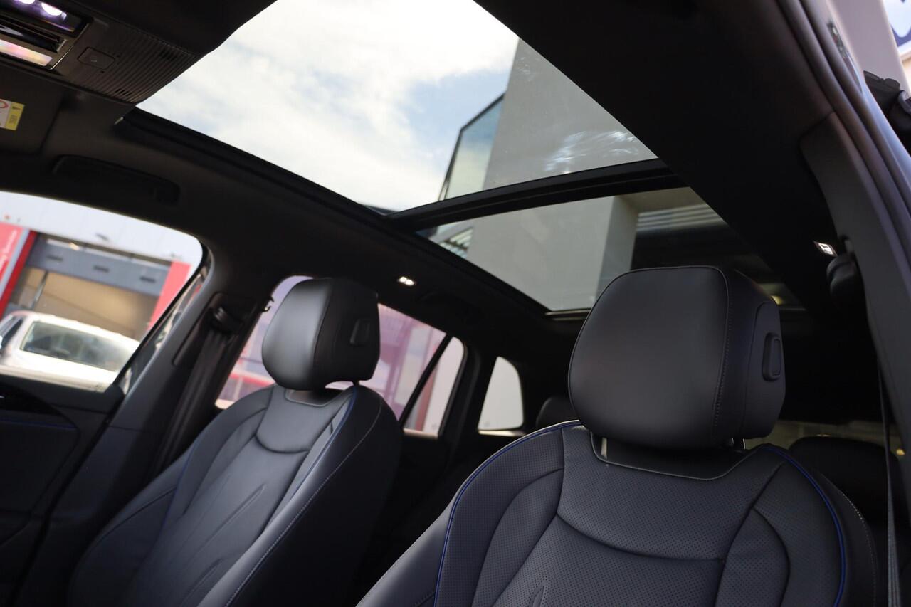 Volkswagen TIGUAN 1.5 eHybrid R-Line Edition 272PK / 200kW LED Matrix IQ.Light, rondomzichtcamera, elektr. bedienbaar panoramadak, voorstoelen met massagefunctie, Apple Carplay & Android Auto, achteruitrijcamera, elektr. uitklapbare trekhaak incl. Trailer Assist, full map 