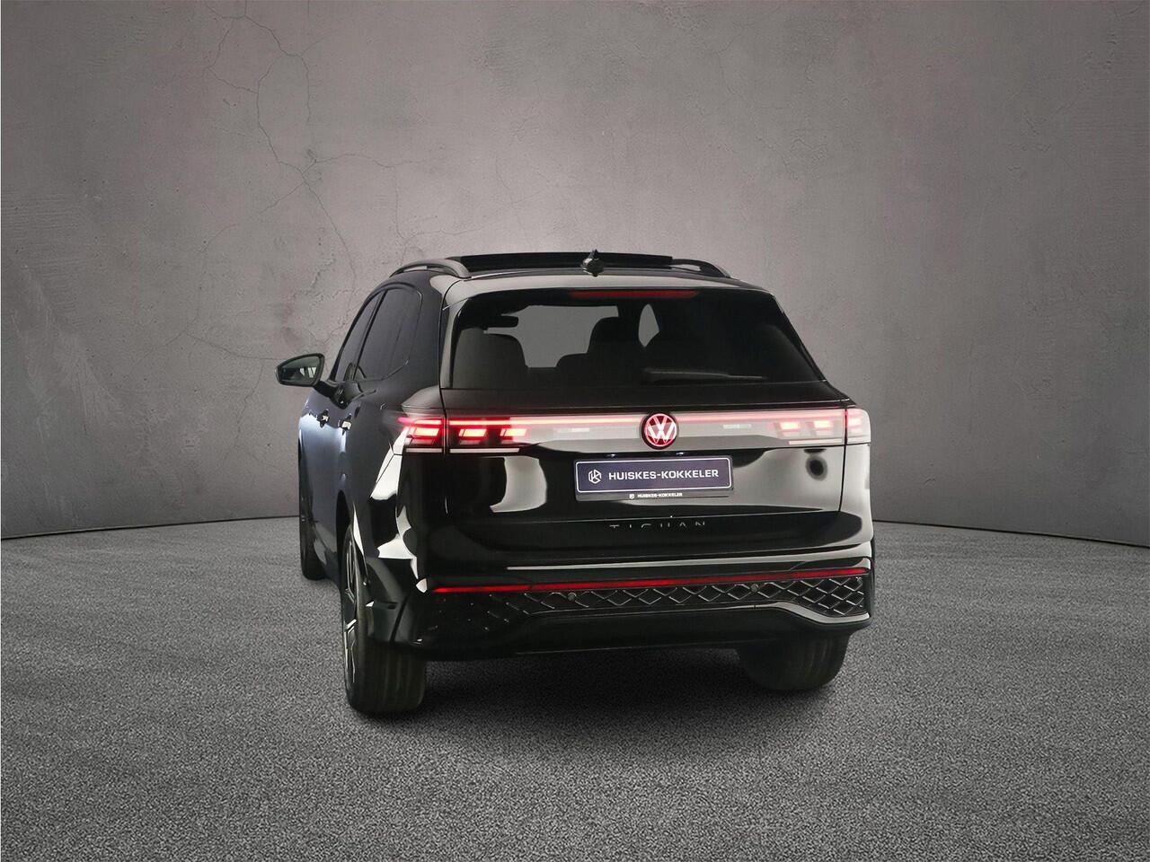Volkswagen TIGUAN R-Line Edition 1.5 TSI eHybrid 272pk DSG Automaat Trekhaak, Black Style, Panoramadak, Navigatie, Adaptive cruise control, Achteruitrijcamera