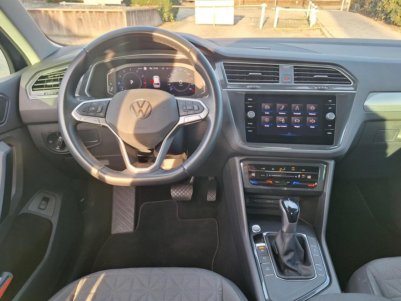 Volkswagen TIGUAN 1.5 TSI Life Business Camera, LED, LM 17", Digitaal instrumentenpaneel (Active Info Display)