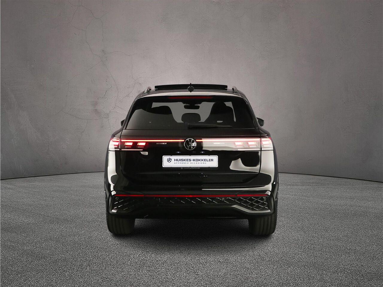 Volkswagen TIGUAN R-Line Edition 1.5 TSI eHybrid 272pk DSG Automaat Trekhaak, Black Style, Panoramadak, Adaptive cruise control, Elektrische achterklep