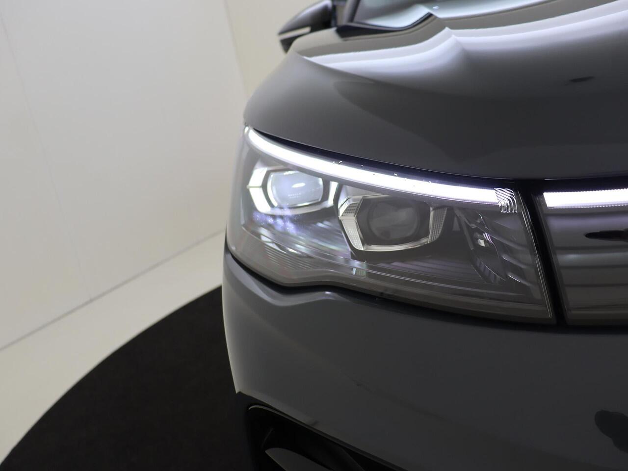 Volkswagen TIGUAN R-Line Edition - eHybrid | 'App-Connect' draadloze smartphone integratie | Automatische afstandsregeling (Adaptive Cruise Control) | Black Style Pakket