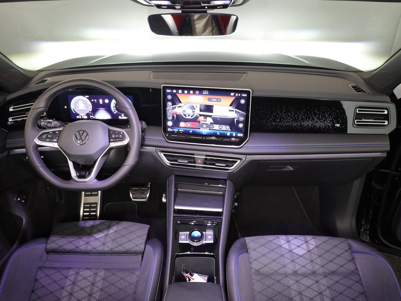 Volkswagen TIGUAN 1.5 eHybrid R-Line Edition 272 PK PHEV | Verlengde garantie | Panorama dak | Trekhaak | Black Style | Matrix koplampen | Assistance pakket plus |