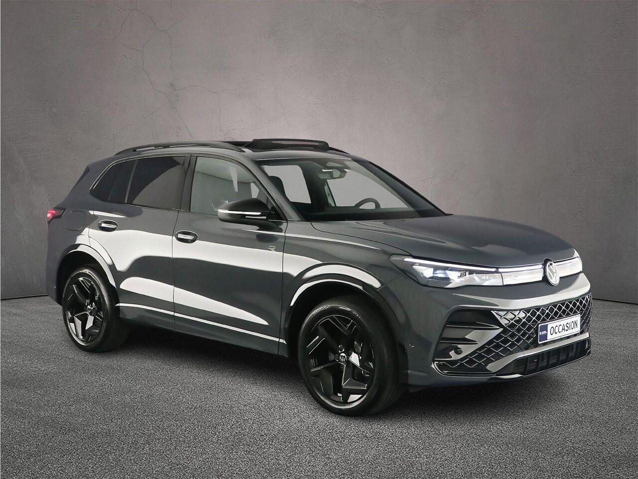 Volkswagen TIGUAN R-Line Edition 1.5 TSI eHybrid 272pk DSG Automaat Trekhaak, Panoramadak, Adaptive cruise control, Black Style, Achteruitrijcamera, Elektrische achterklep