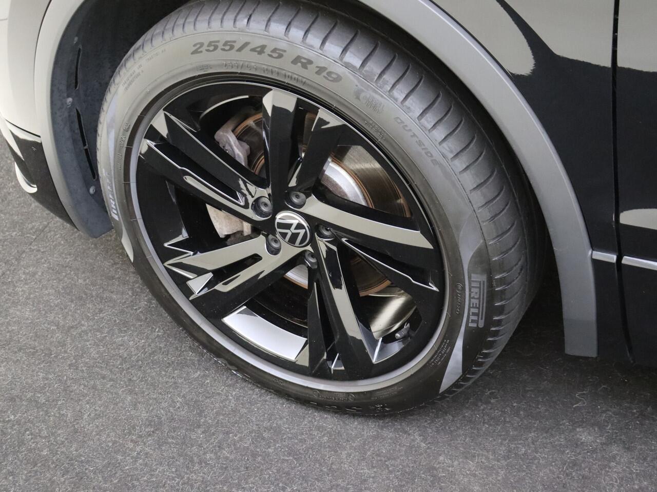 Volkswagen TIGUAN 1.4 TSI eHybrid R-Line | Stoel en Stuurverwarming | Carplay | Adaptive Cruise Control |