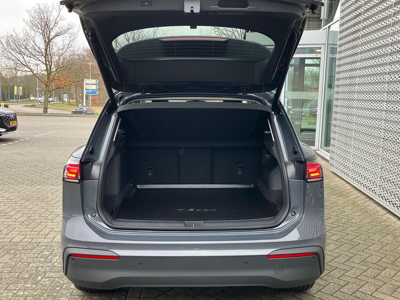 Volkswagen TIGUAN Life Edition 1.5 eHybrid 150 kW / 204 pk DSG | Trekhaak wegklapbare kogel | Comfort pakket met stuur- & stoelverwarming |