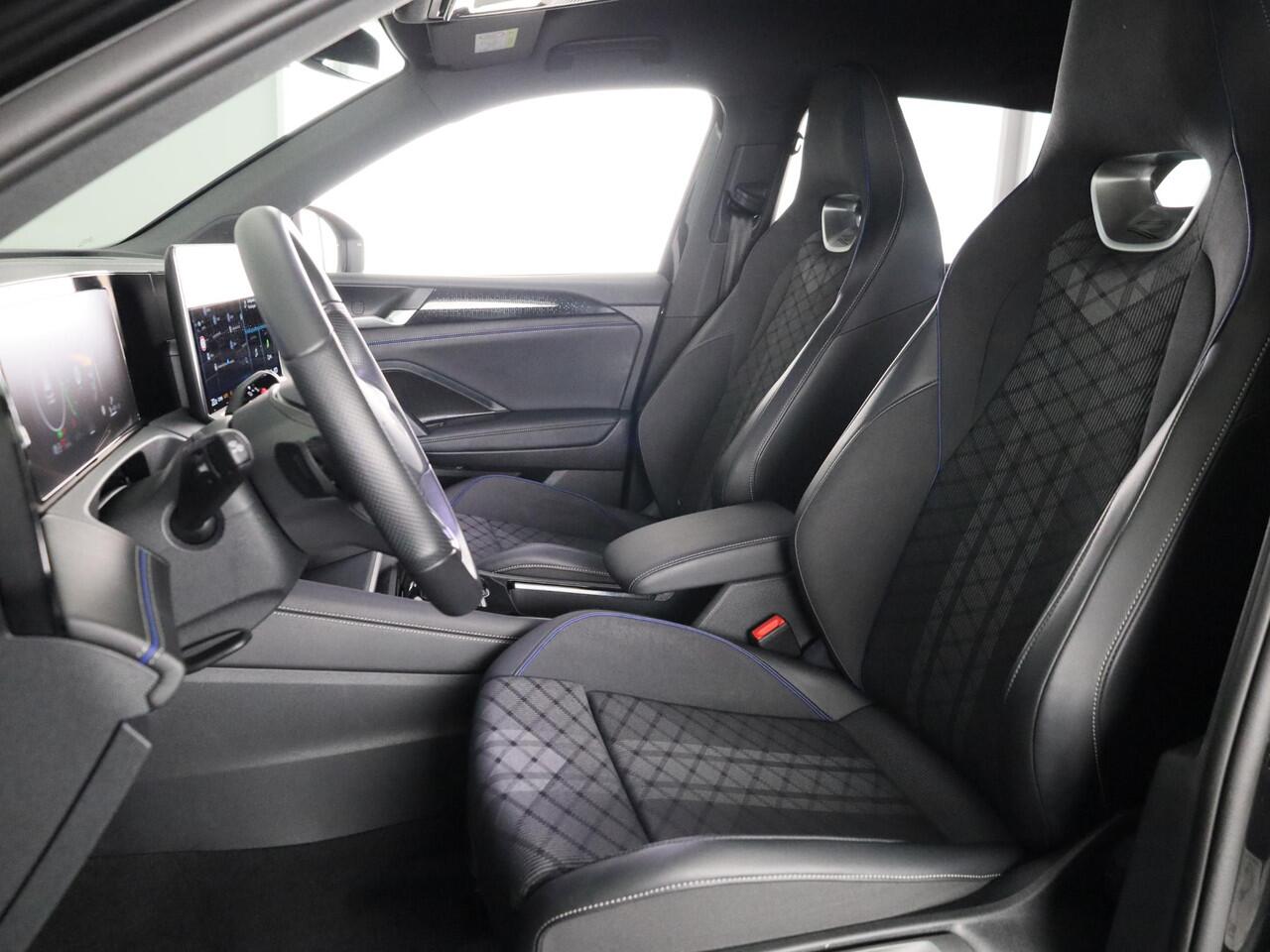 Volkswagen TIGUAN 1.5 eHybrid R-Line Edition 204 pk Automaat (DSG) | Verlengde garantie | Navigatie | Parkeersensoren (Park assist) | Achteruitrijcamera | R-Line |