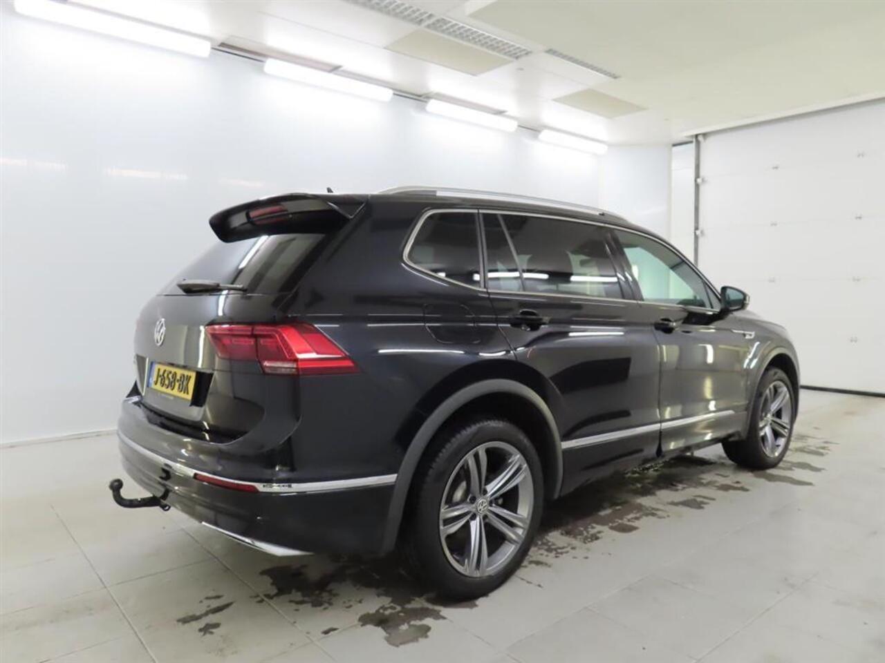 Volkswagen TIGUAN Allspace 1.5 TSI Highline R Line Pano.dak Stoelvrw. Adapt.Cruise Business