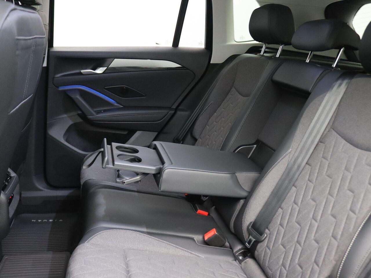 Volkswagen TIGUAN 1.5 eTSI Life Edition 150PK DSG full led, trekhaak, standkachel, adaptive cruise, side assist, stoelverwarming voor & achter, stuurwielverwarming, achteruitrijcamera, alarm, keyless, virtual pedal, 19" lichtmetaal