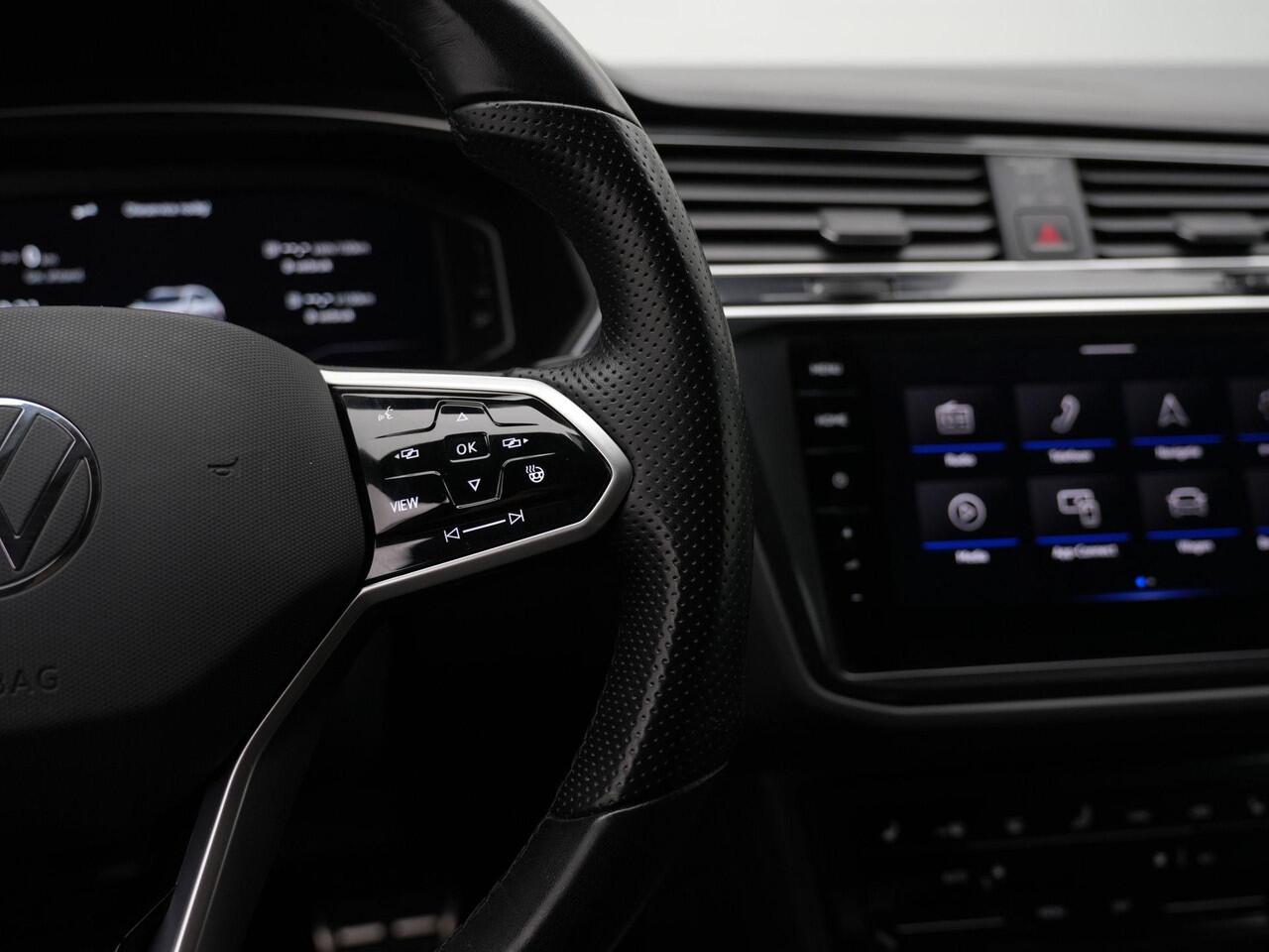 Volkswagen TIGUAN 1.4 TSI eHybrid 245 pk DSG R-Line | Navigatie Discover Pro | Adaptief onderstel | Stuur-/achterbankverwarming | Achteruitrijcamera