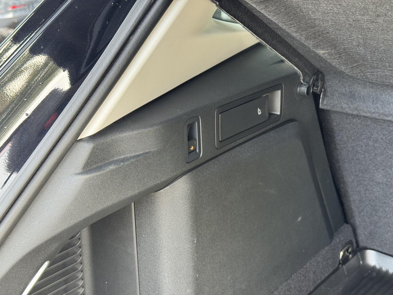 Volkswagen TIGUAN 1.5 eHybrid Elegance | Leer | Pano | Trekhaak