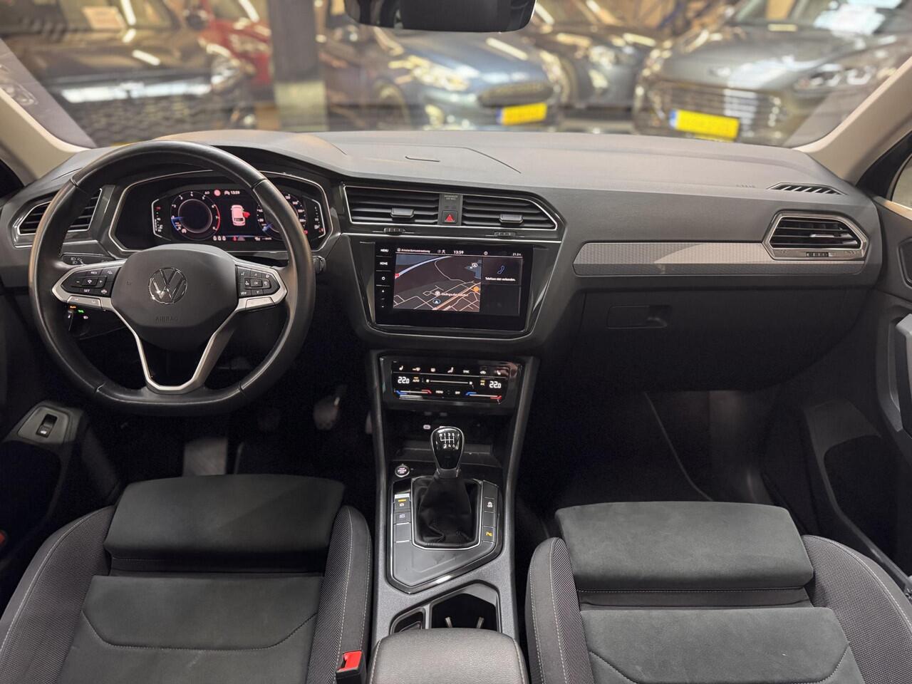 Volkswagen TIGUAN 1.5 TSI Life Panoramadak Navi Camera Ad. Cruise Winter pack Dealeronderhouden