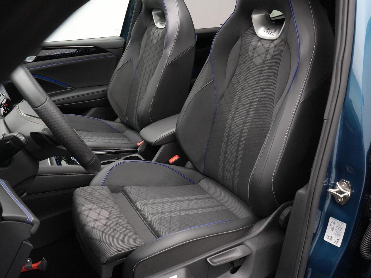 Volkswagen TIGUAN 1.5 eHybrid 204 pk DSG R-Line Edition | Panoramadak | Stoel-/stuurverwarming | Park Assist Plus | Side Assist | Carplay | ergoActive Sportstoelen | 20 inch