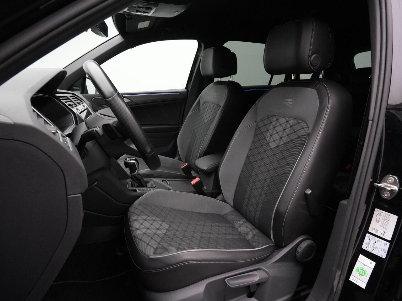 Volkswagen TIGUAN 1.4 TSI eHybrid 245 pk DSG R-Line | Navigatie Discover Pro | Adaptief onderstel | Stuur-/achterbankverwarming | Achteruitrijcamera