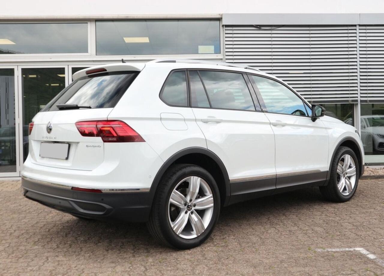 Volkswagen TIGUAN 1.4 TSI eHybrid ACC Trekhaak Matrix LED Head-Up Camera 19 Inch Stoelverwarming