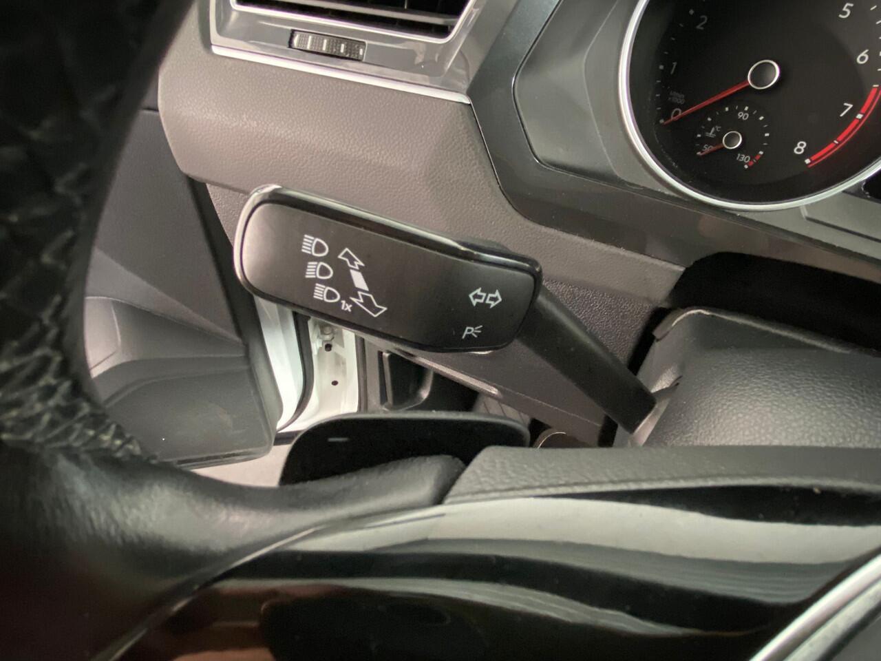 Volkswagen TIGUAN 1.5 TSI ACT Highline R-Line Look