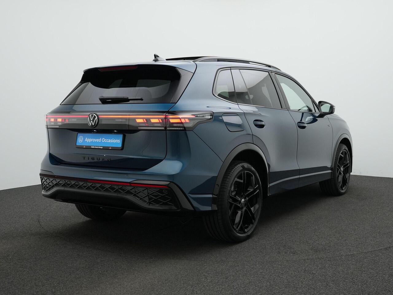 Volkswagen TIGUAN 1.5 eHybrid 272 pk DSG R-Line Edition | Panoramadak | Stoel-/stuurverwarming | Sportstoelen | Standkachel | Park Assist | Side Assist | 20 inch