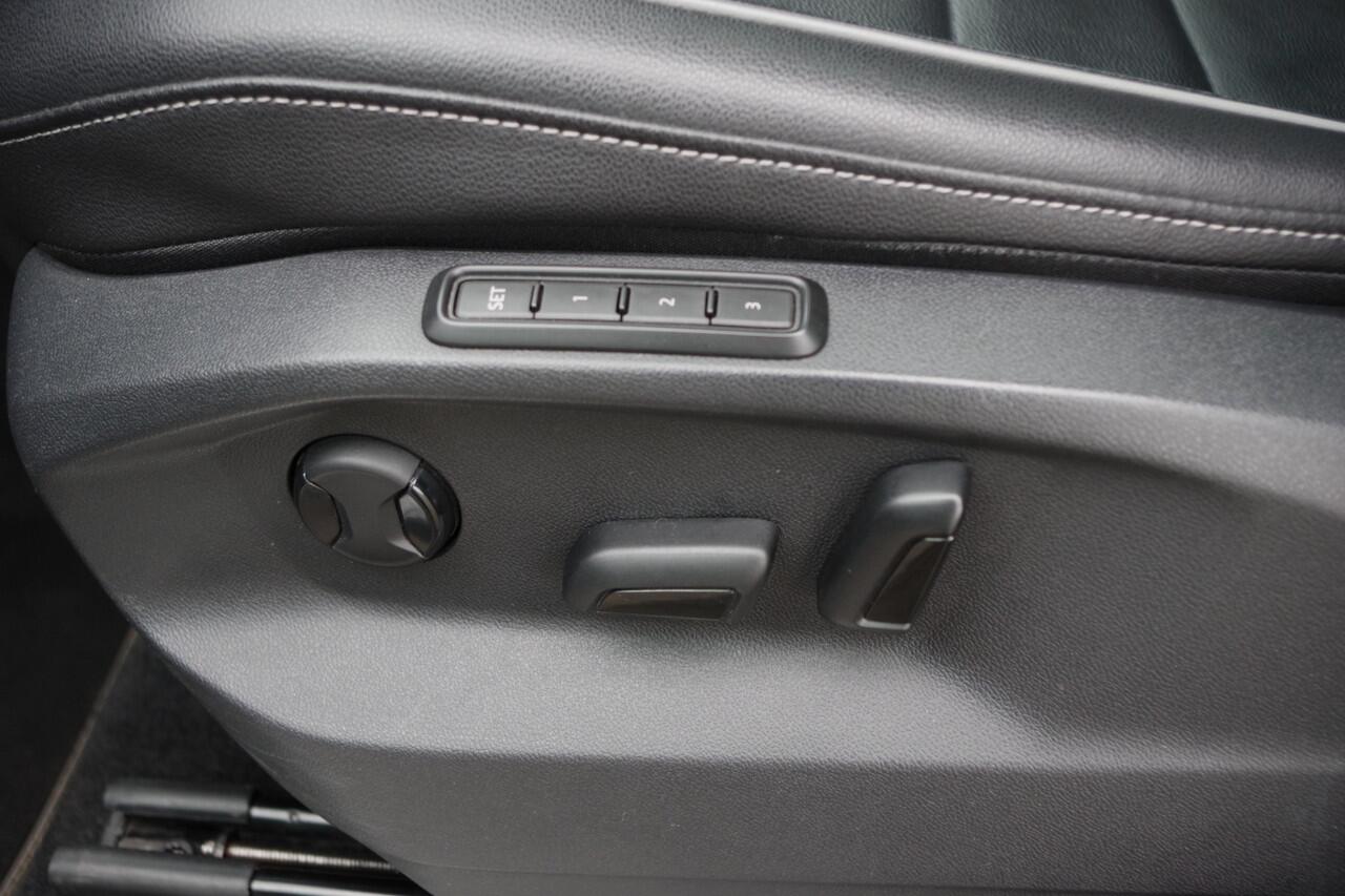 Volkswagen TIGUAN 1.4 TSI eHybrid 245 PK R-Line BNS+, Panoramadak, Leder, Matrix-LED, Adap. Cruise Control