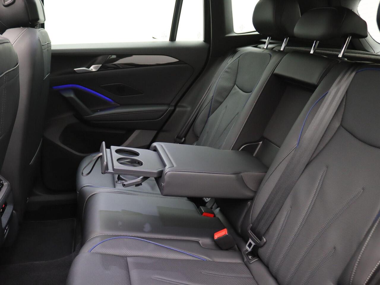 Volkswagen TIGUAN 1.5 eHybrid R-Line Edition 272PK DSG Trekhaak, Leder, Massage, Ventilatiestoelen, Panoramadak, York 20" LMV, Navigatie, Adaptive Cruise Control, Assistentiepakket