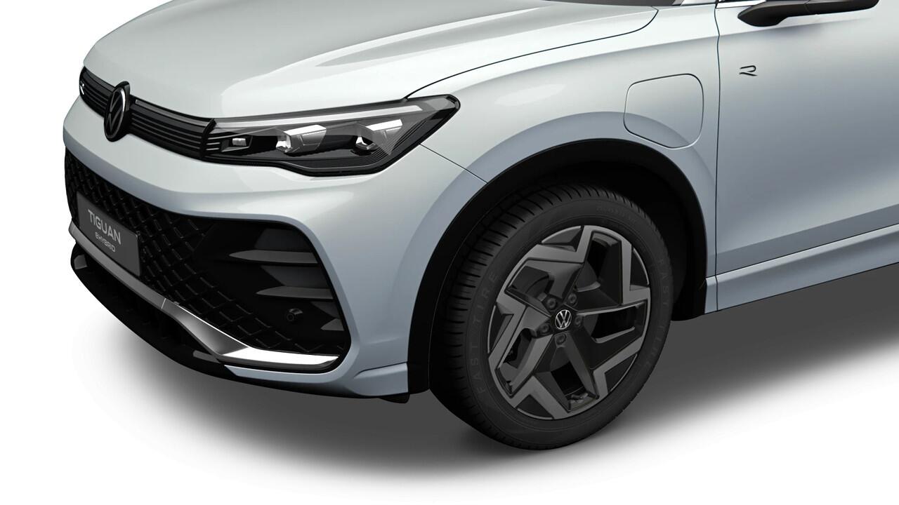 Volkswagen TIGUAN R-Line Edition - eHybrid | 'App-Connect' draadloze smartphone integratie | Automatische afstandsregeling (Adaptive Cruise Control) | Black Style Pakket
