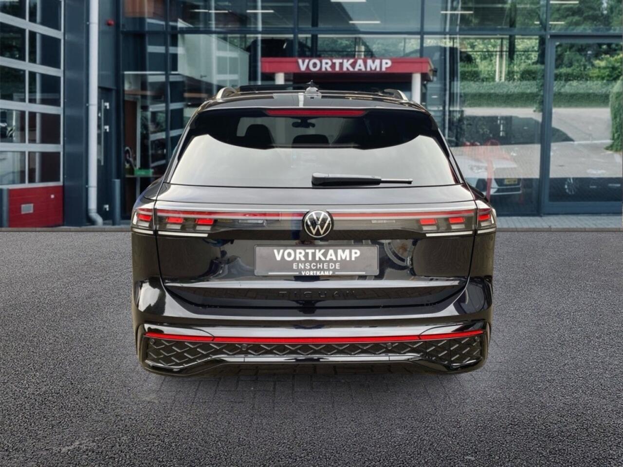 Volkswagen TIGUAN 1.5 TSI E-HYBRID R-LINE PANO-DAK/TREKHAAK/CAMERA/HenK/CARPLAY/ACC