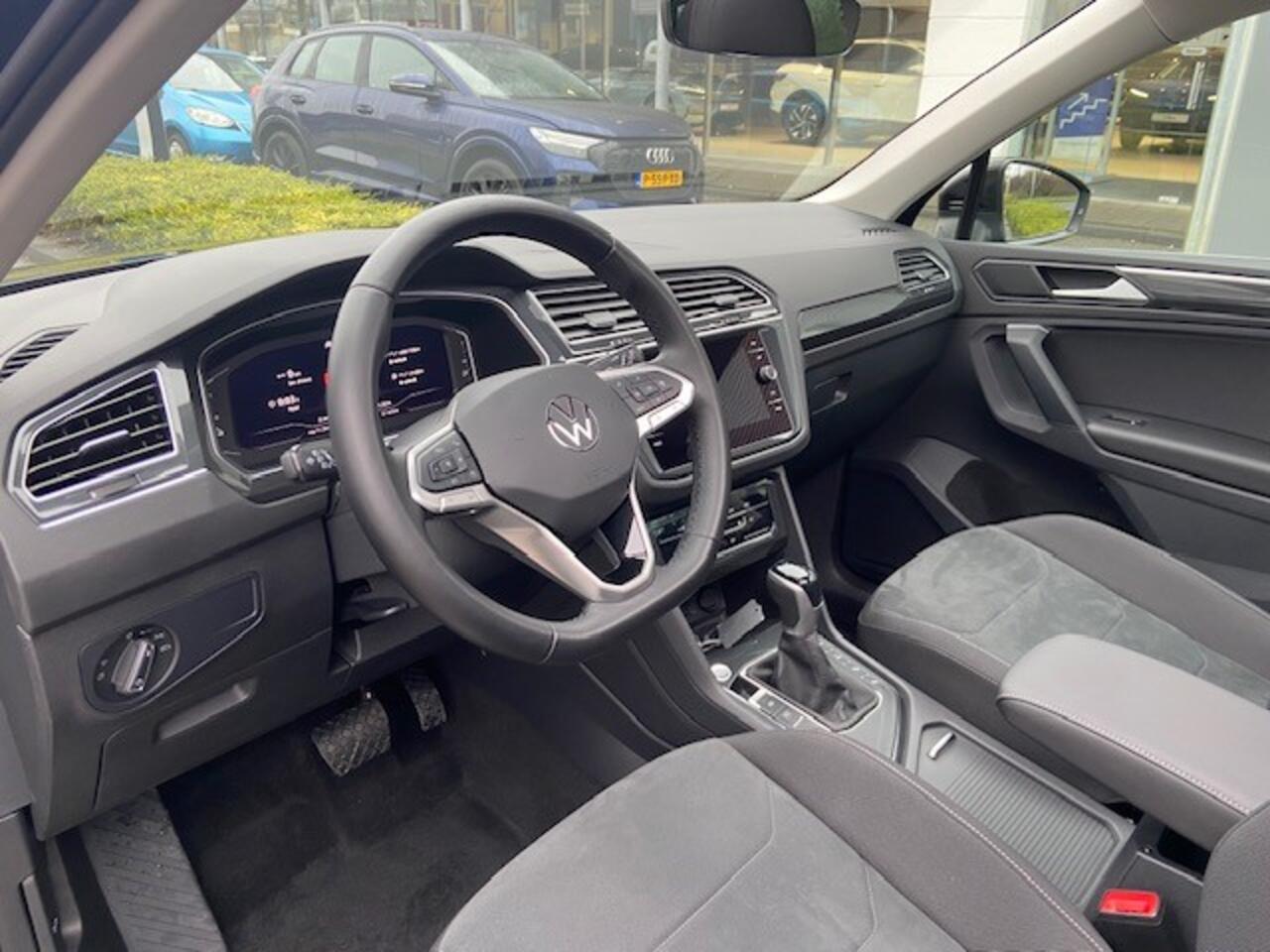 Volkswagen TIGUAN 1.4 TSI eHybrid Elegance / Panoramadak / Navi / Camera / 18" LMV / IQ LED