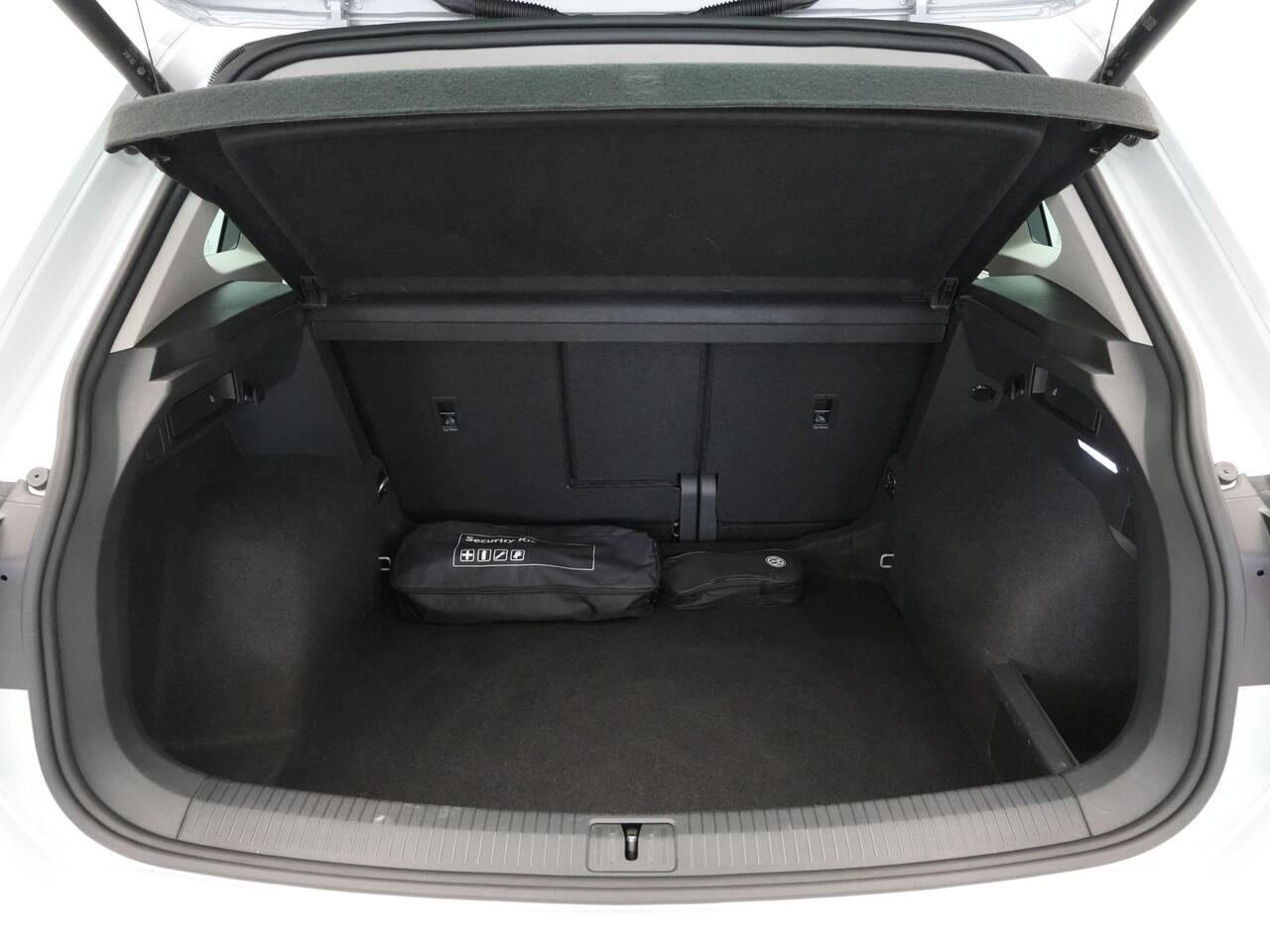 Volkswagen TIGUAN 1.5 TSI 150pk DSG Elegance Matrix Led Navigatie Camera Acc Carplay Side Assist 242