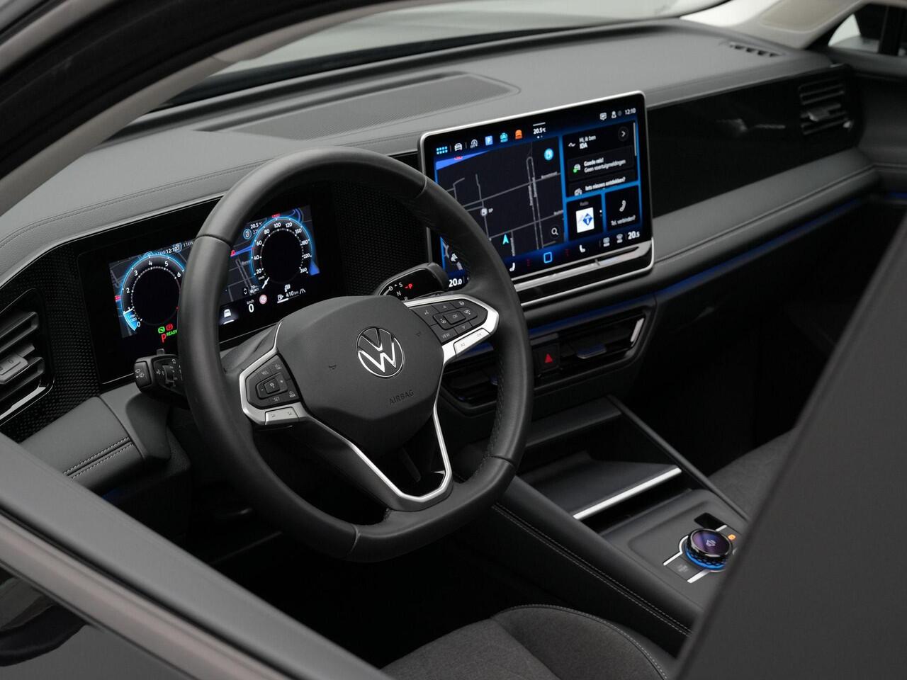 Volkswagen TIGUAN 1.5 eTSI 131 pk DSG Life Edition | Panoramadak | Trekhaak | IQ Light | Rondomzicht camera | Stuur-/stoelverwarming