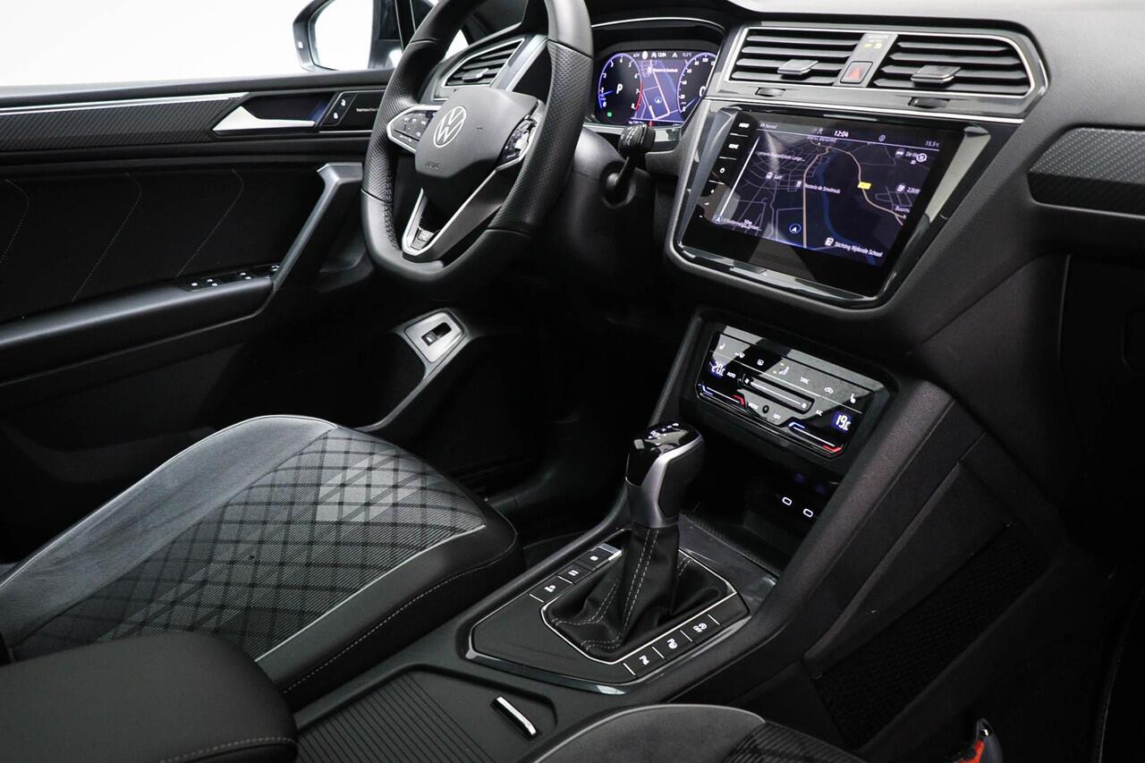 Volkswagen TIGUAN Allspace 1.5 TSI R-Line Business+ 7p. | PANORAMADAK | MATRIX LED | HEAD UP | STUURVERWARMING | CAMERA