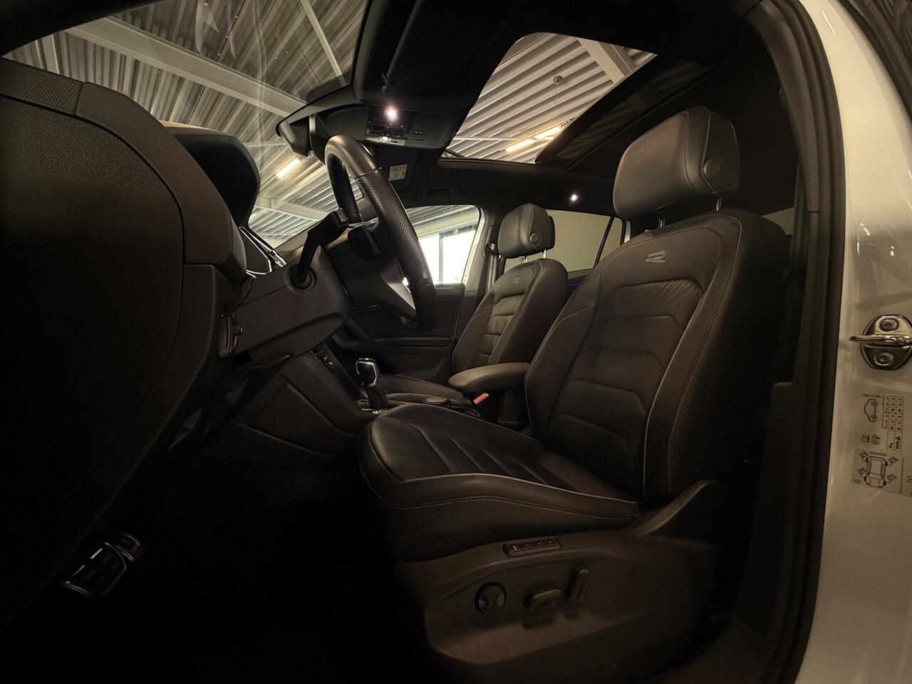 Volkswagen TIGUAN 1.4 TSI eHybrid R-Line BLACK STYLE PHEV,NAVI/360CAM,PANO,20INCH,LEER