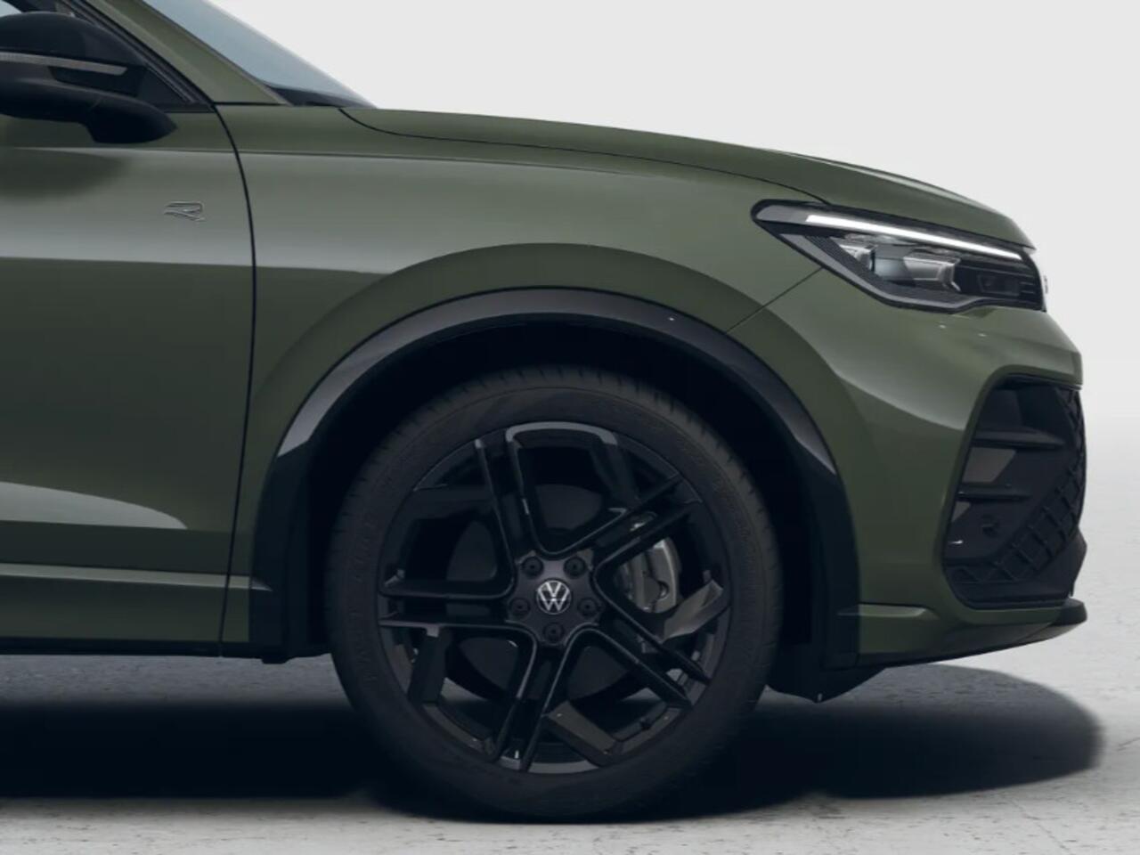 Volkswagen TIGUAN R-Line Edition 1.5 eHybrid 204 PK 6 versn. DSG · Blackstyle pakket · Comfort pakket · Trekhaak inklapbaar, met elektrische ontgrendeling, incl. aanhangermanoeuvreerhulp Trailer Assist