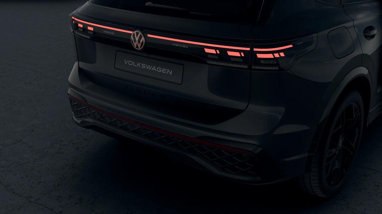 Volkswagen TIGUAN 1.5 eHybrid 272 6DSG R-Line Edition Automaat | Black Style Pakket