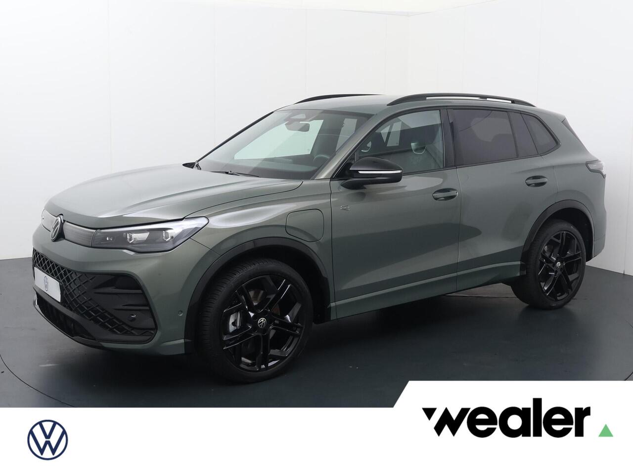 Volkswagen TIGUAN 1.5 eHybrid R-Line Business | 204 PK | SoH 100% | Trekhaak wegklapbaar | Elek. achterklep | Voorstoelen verwarmd | Apple Carplay/Android Auto |