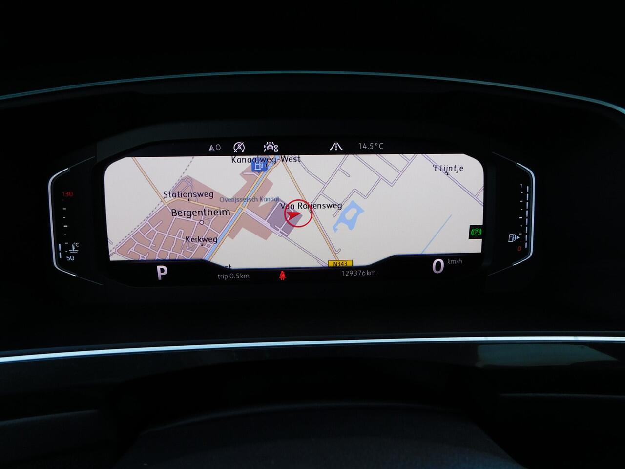 Volkswagen TIGUAN 1.5 TSI/DSG Highline R-line, Camera, Panoramdak, Trekhaak