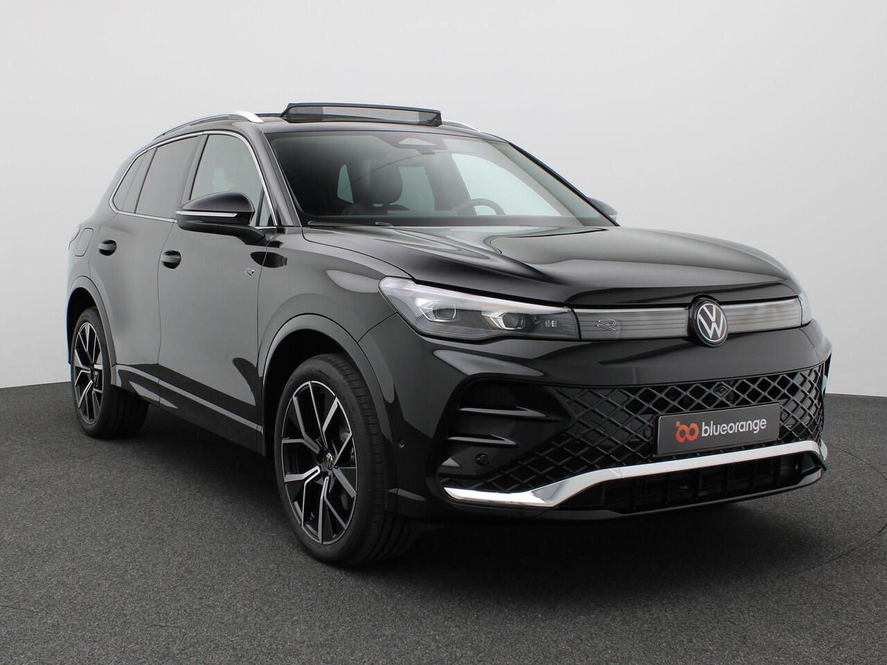 Volkswagen TIGUAN 1.5 eHybrid R-Line Edition 272PK DSG Pano-Schuifdak, Trekhaak, Leder, 360gr. camera, Adaptieve Cruise Controle, Matrix LED verlichting, Keyless, Navi, Side Assist, Alarm, 20" LM Velgen
