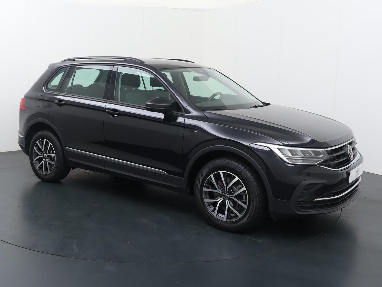 Volkswagen TIGUAN 1.4 TSI eHybrid Life | 245 PK | SoH 86% | Automaat | Climate Control | Adpative cruise control | Apple Carplay/Android Auto |
