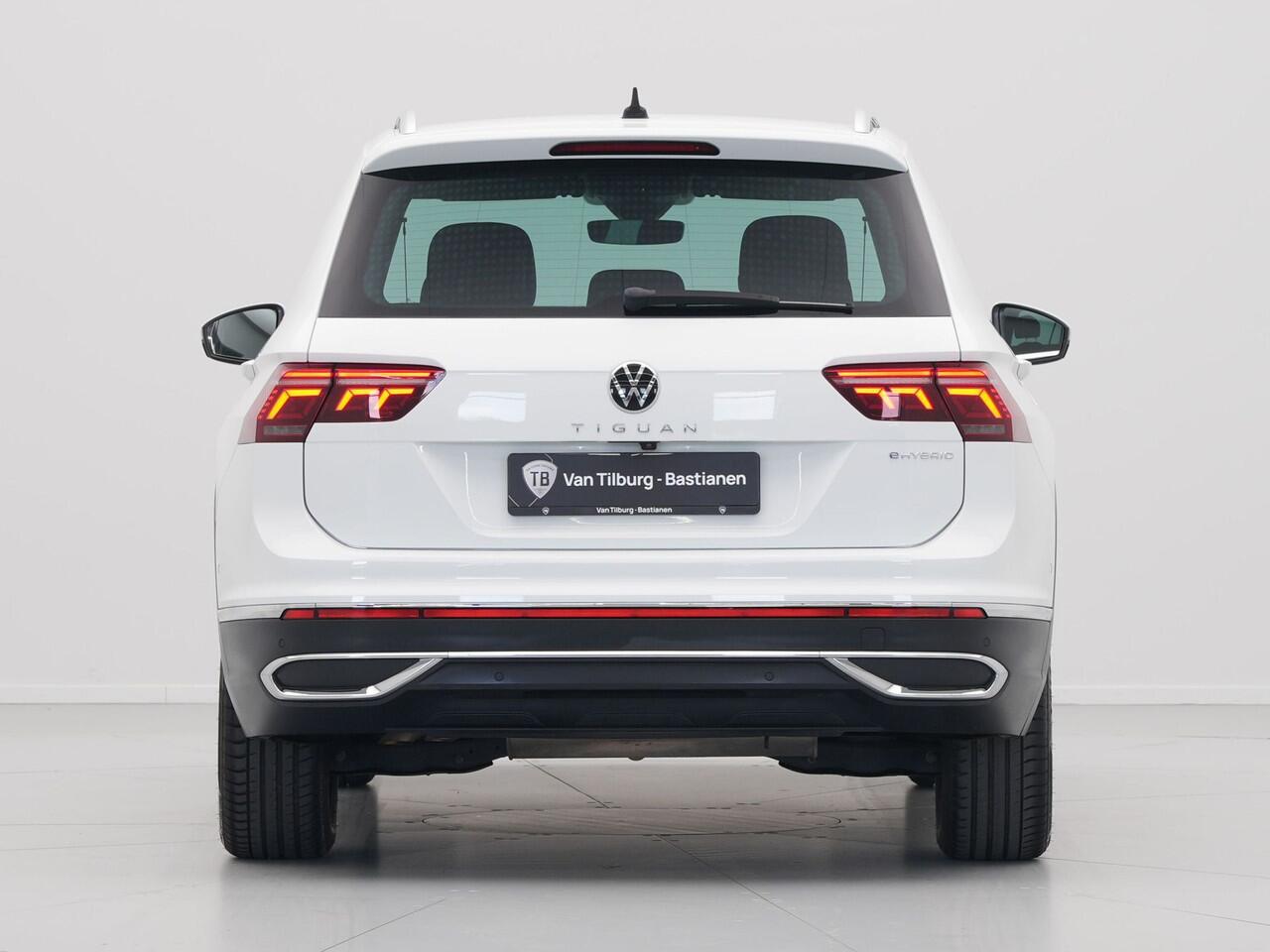 Volkswagen TIGUAN 1.4 TSI 245pk eHybrid Elegance Navigatie Camera Matrix Led Stoelverwarming 230