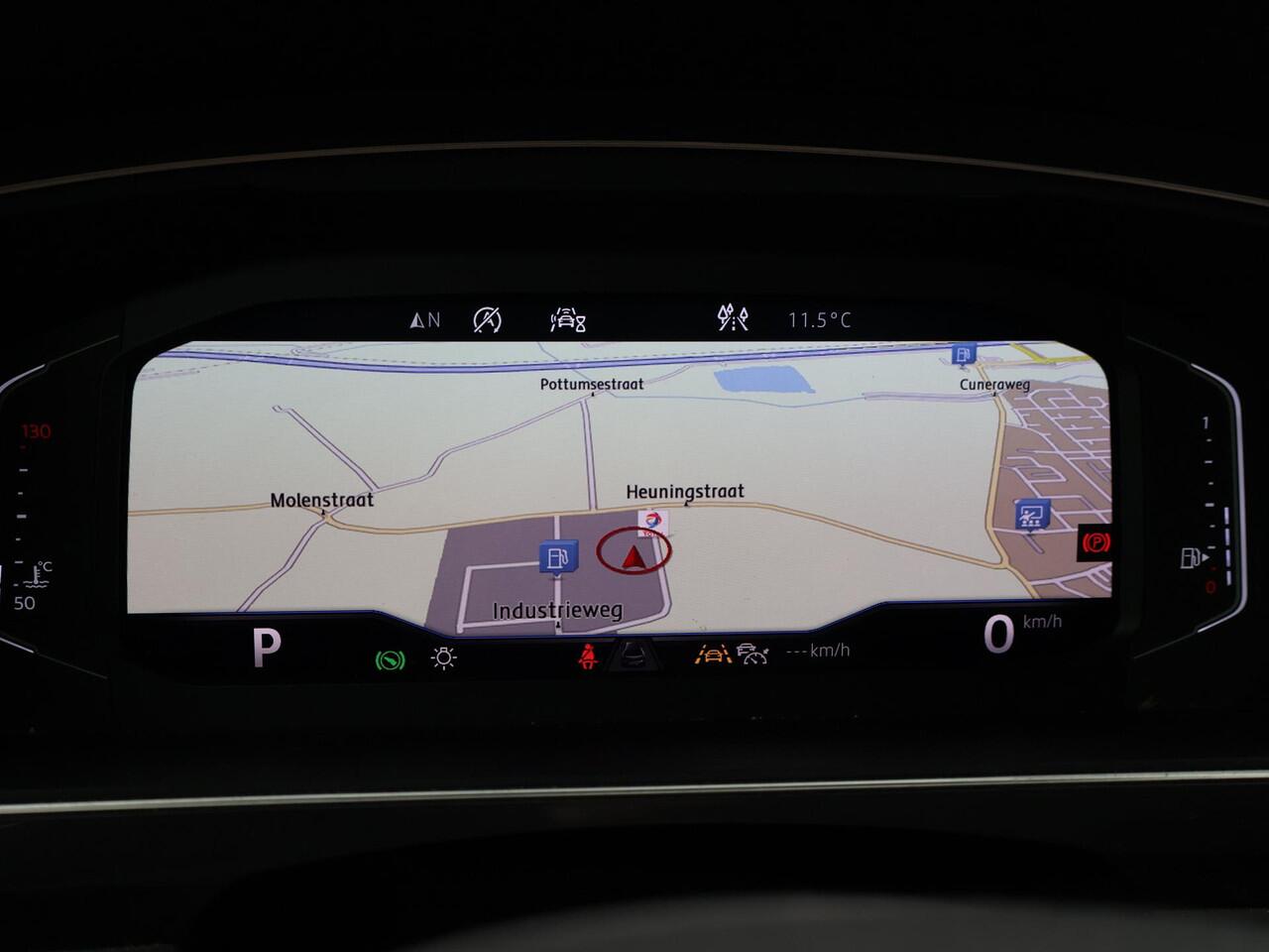 Volkswagen TIGUAN Allspace 1.5 TSI R-LINE + PANORAMA | FIETSENDRAGER | TREKHAAK | MASSAGE | VIRTUAL COCKPIT | DAKDRAGERS