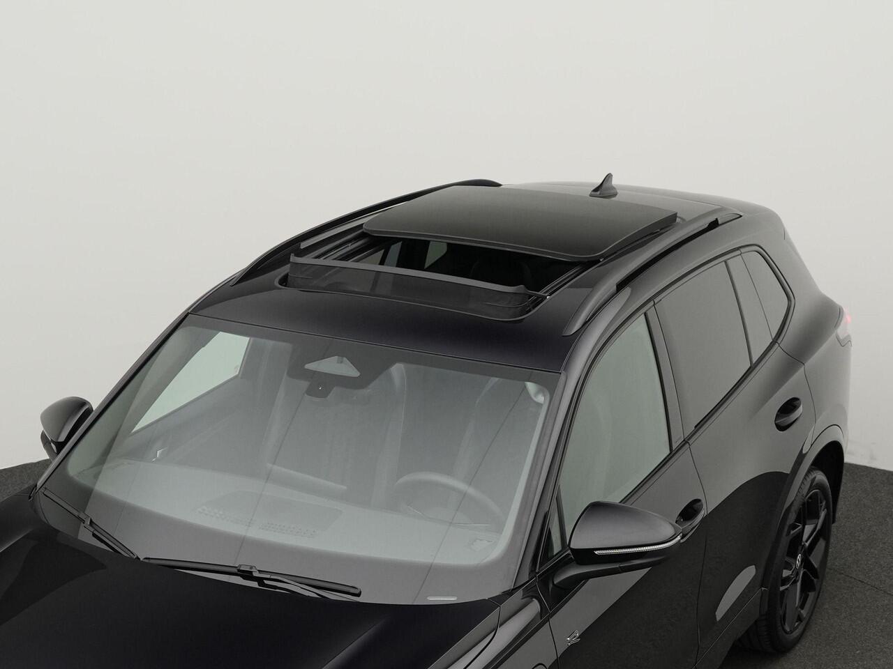 Volkswagen TIGUAN 1.5 eHybrid 272 pk PHEV R-Line Edition | Panoramadak | R Line | Navigatie | Side Assist | 20 inch LM Velgen | El Klep |