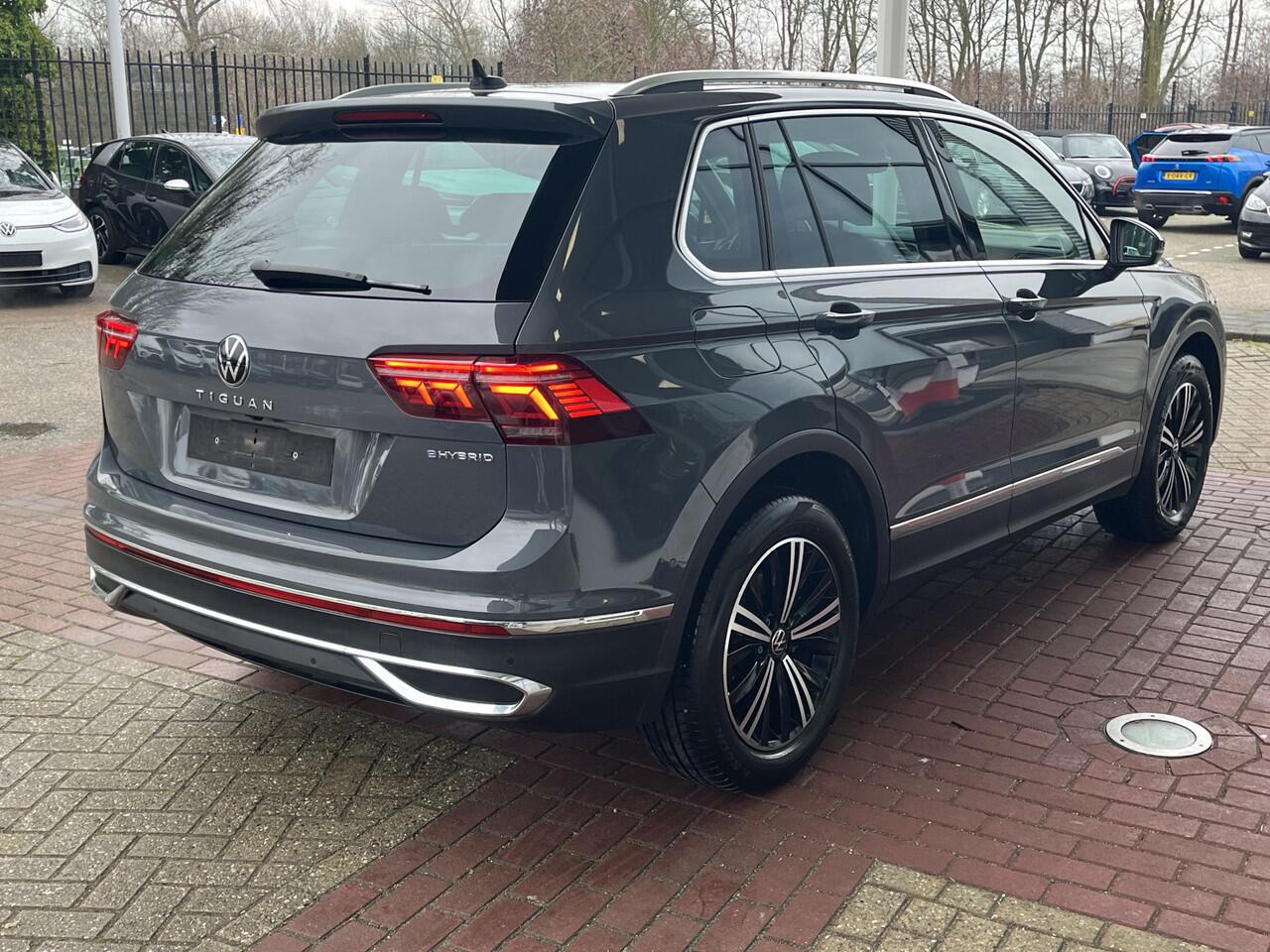 Volkswagen TIGUAN 1.4 TSI 245pk DSG eHybrid Elegance / Panorama dak / Zwenkbare trekhaak / Head-Up Display / 360 Camera / Elek Achterklep / IQ Led / Virtual cockpit