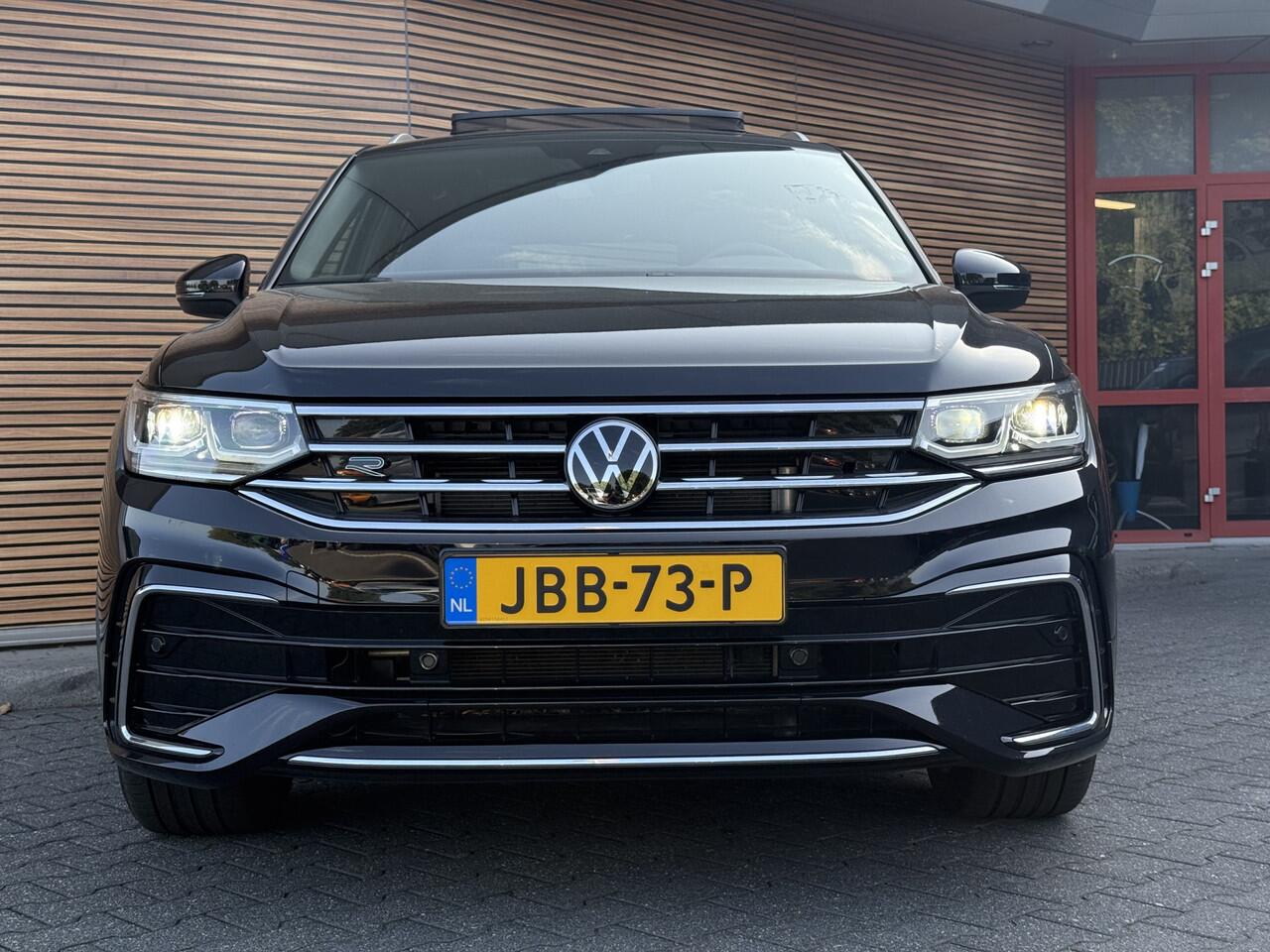 Volkswagen TIGUAN 1.4 TSI eHybrid R-Line Business+ Panodak / Dodehoek / Navi / Camera / Clima