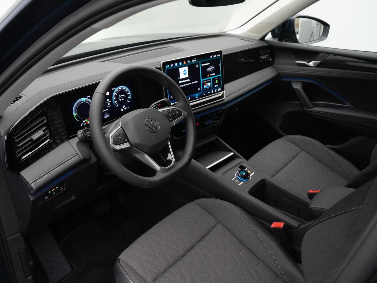 Volkswagen TIGUAN 1.5 eHybrid 204 pk DSG Life Edition | Trekhaak | Stuur-/achterbankverwarming | Achteruitrijcamera