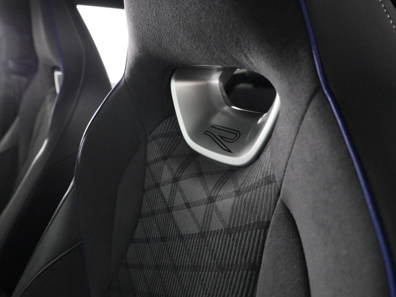 Volkswagen TIGUAN 1.5 eHybrid R-Line Edition 204 pk Automaat (DSG) | Verlengde garantie | Navigatie | Parkeersensoren (Park assist) | Achteruitrijcamera | R-Line |